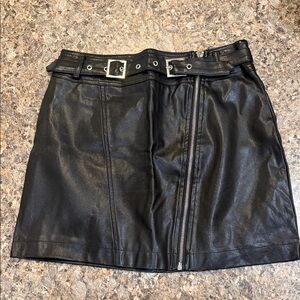 Forever 21 Black faux leather mini skirt with zipper detailing size S